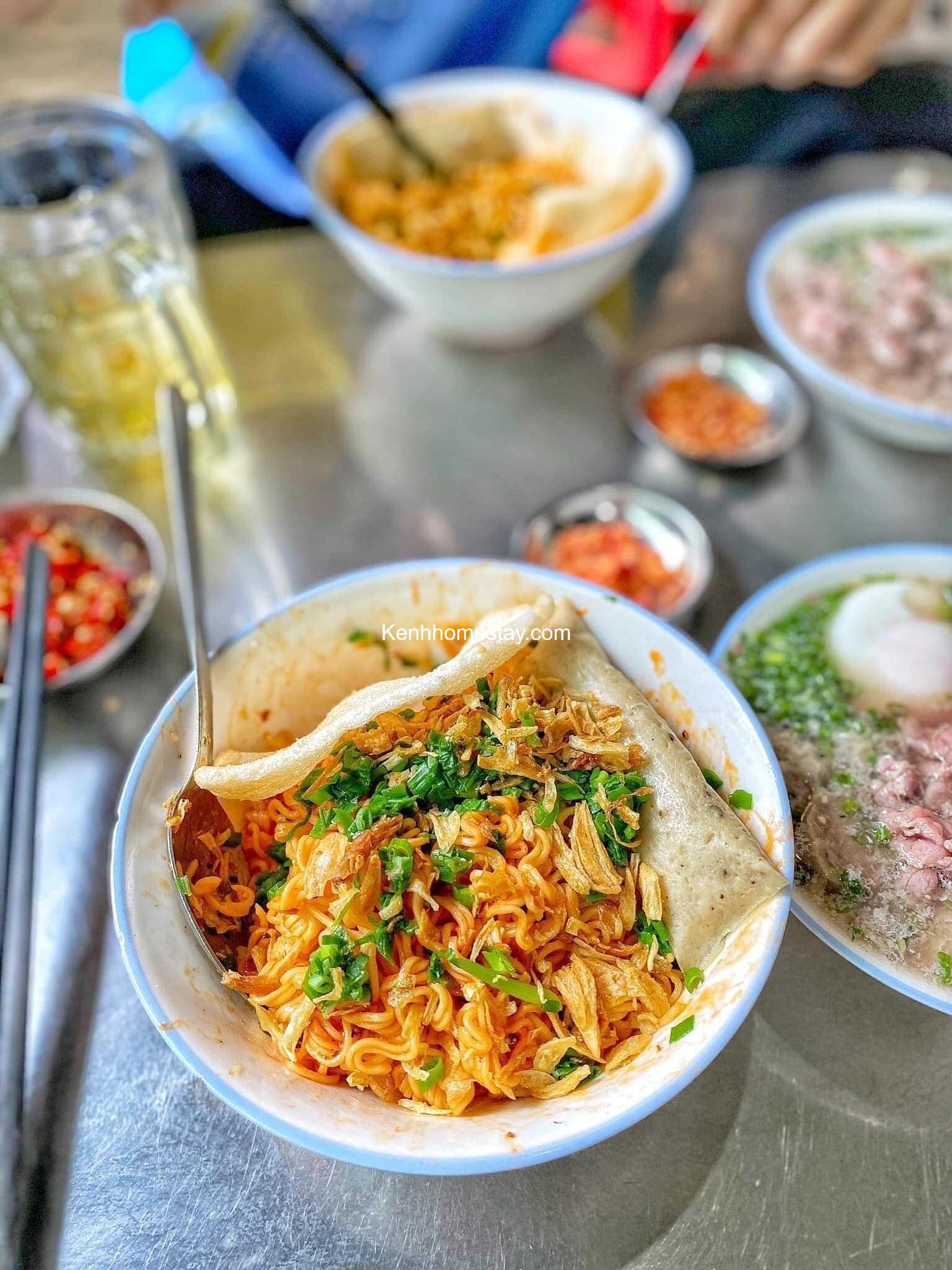 Top 10 Quán mì trộn muối ớt ở Sài Gòn TPHCM ngon đông khách