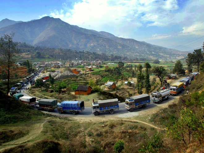  Dài 175km, những tài xế đi trên cao tốc Prithvi sẽ có cơ hội ngắm nhìn nét hùng vĩ của dãy Himalayas và các khu tôn giáo lớn nhât Nepal, nhưng đây không phải là con đường trong mơ. 