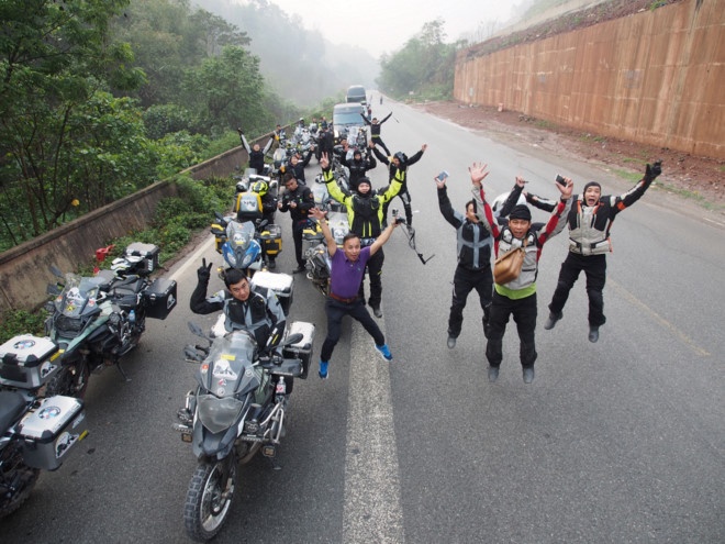 Hành trình đi đến 'nóc nhà' thế giới của 40 biker Việt