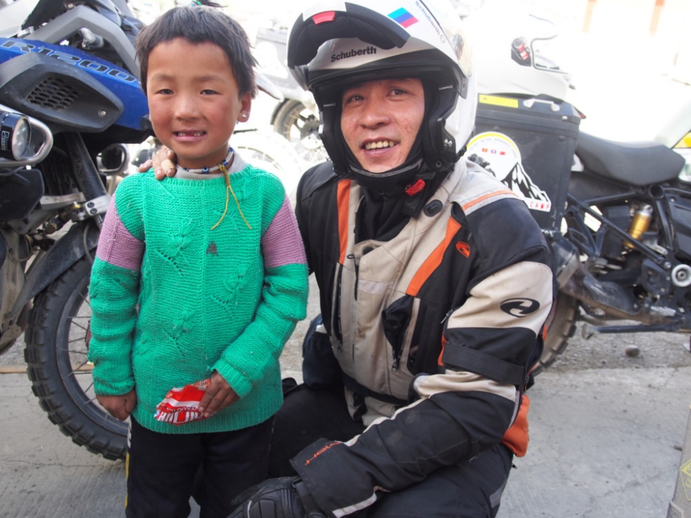 Doan biker Viet chinh phuc Everest Base Camp trong 2 tuan hinh anh 2