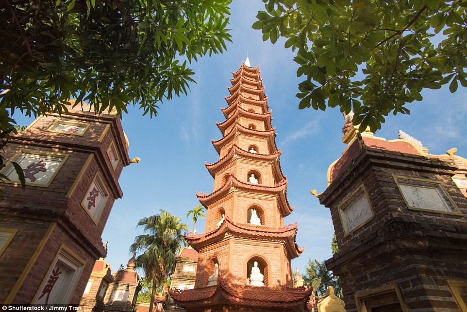 Những ngôi chùa linh thiêng để cầu may dịp đầu năm ở Hà Nội