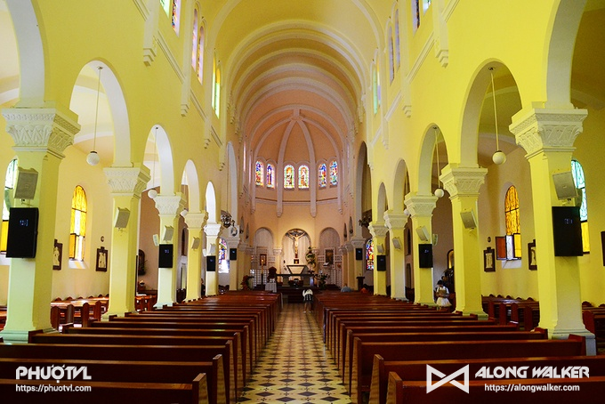 Vẻ đẹp của nhà thờ kiến trúc Pháp lớn nhất ở Đà Lạt