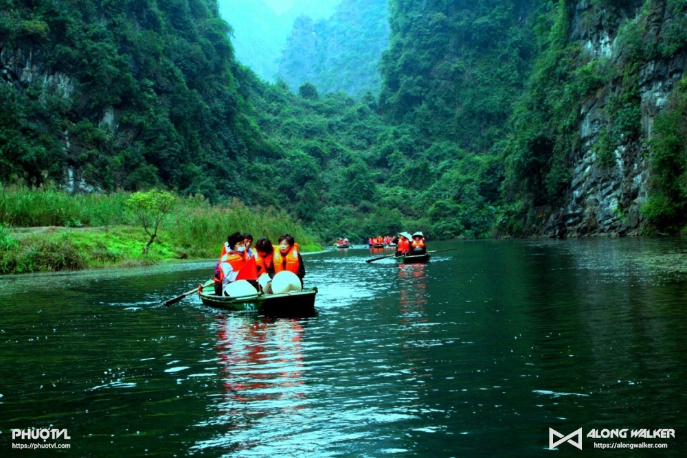 Du lịch Tràng An Ninh Bình: Kinh nghiệm phượt bụi Tràng An chi tiết nhất