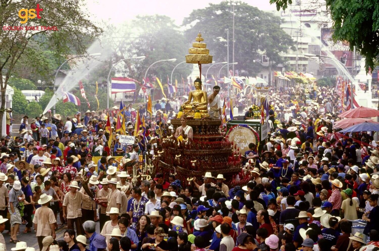 Le hoi te nuoc Thai Lan Songkran - 11
