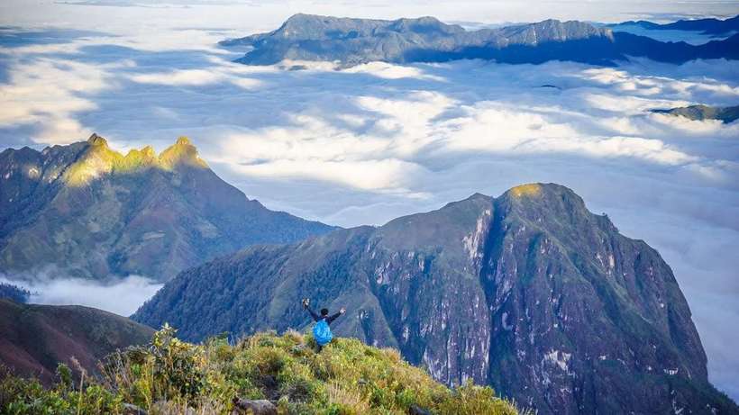 Kinh nghiệm leo núi trekking đỉnh Kỳ Quan San – Bạch Mộc Lương Tử