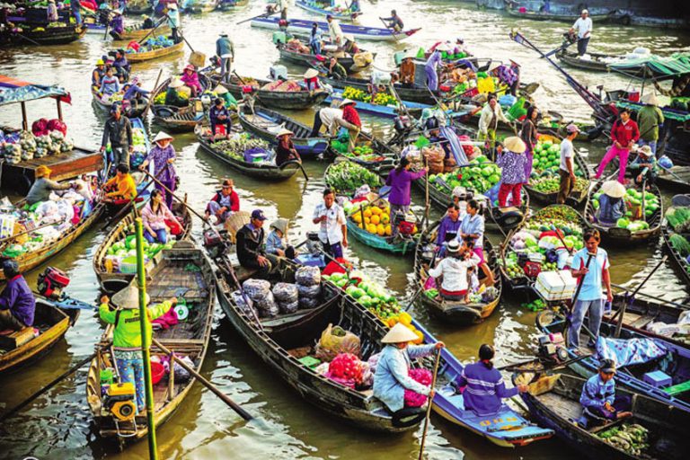 Chợ nổi - nét đặc trưng của miền sông nước