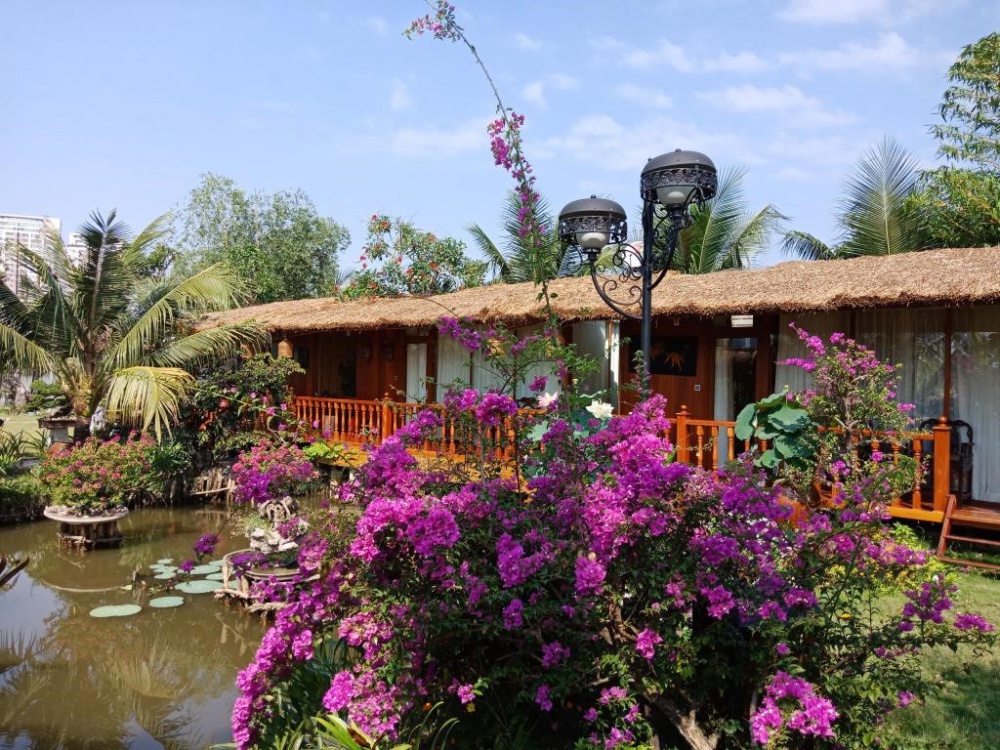 Top 10 khách sạn Sài Gòn giá rẻ Quận 2, gần Thảo Điền, view sông đẹp