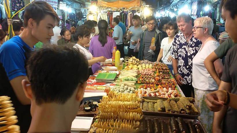 Chợ đêm Hà Nội: Có gì chơi, ăn gì ngon, tham quan, mua sắm A-Z