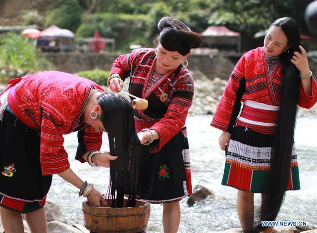 phụ nữ Yao ở làng Huangluo, làng tóc dài ở Trung Quốc, những ngôi làng đặc biệt