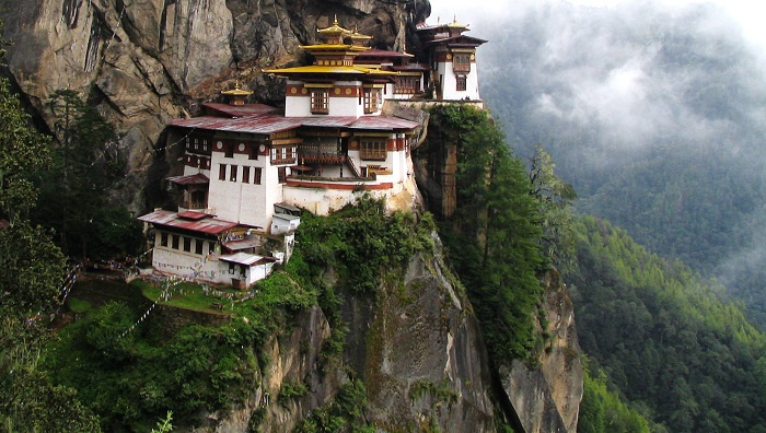 Cheo leo nơi đỉnh núi là tu viện Paro Taktsang, thánh địa tâm linh của Bhutan