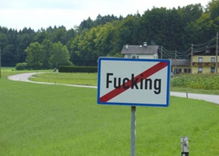 du lịch Áo, Làng Fucking, Làng Fucking