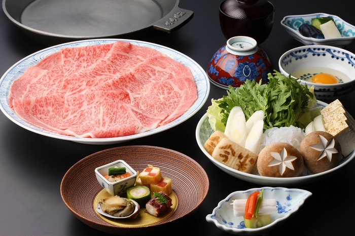 Bò Kobe xuất xứ từ đâu, Giống bò Kobe, Thịt bò Kobe bao nhiêu tiền, thịt bò Kobe Nhật Bản, thịt bò Kobe Nhật Bản