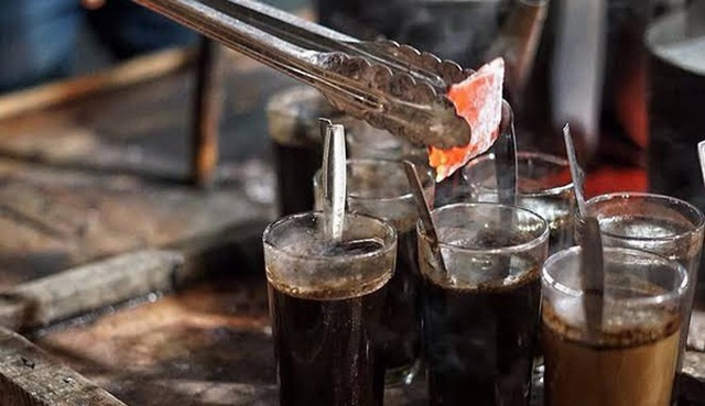 cafe than ở Indonesia, cafe Kopi joss, những thức uống độc lạ