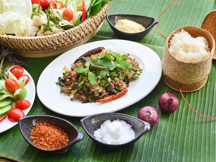 du lịch Lào, món lạp Lào, đặc sản Lào, món ăn truyền thống Lào, món Lạp Lào