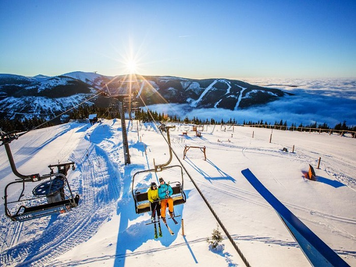 Cả thế giới chỉ đợi thu qua đông tới để đi trượt tuyết ở Zakopane