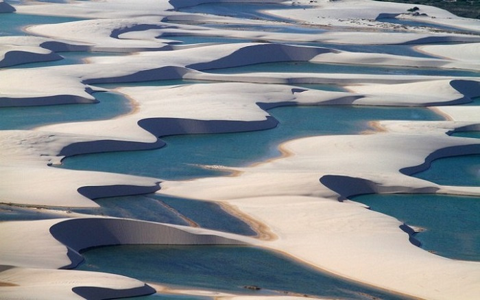 Trải nghiệm tắm biển giữa sa mạc tại vườn quốc gia Lencois Maranhenses, Brazil