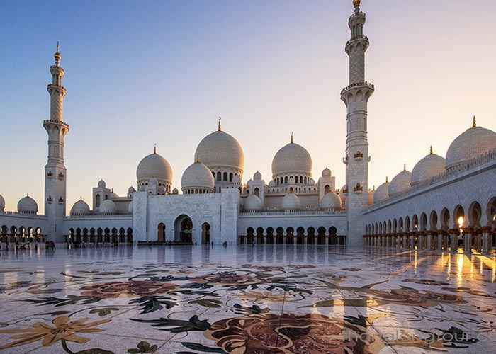 Du lịch Dubai: Ngắm nhà chọc trời, thăm thánh đường Hồi giáo và cưỡi lạc đà