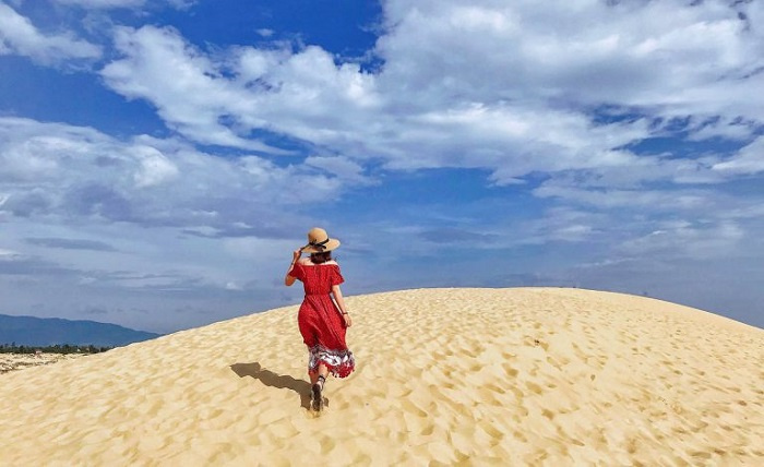cồn cát Quảng Bịnh, cồn cát Quang Phú, du lịch Quảng Bình, trượt cát ở Quảng Bình, trượt cát ở Quảng Bình, điểm du lịch hấp dẫn bậc nhất ở miền Trung, đồi cát Quang Phú, 