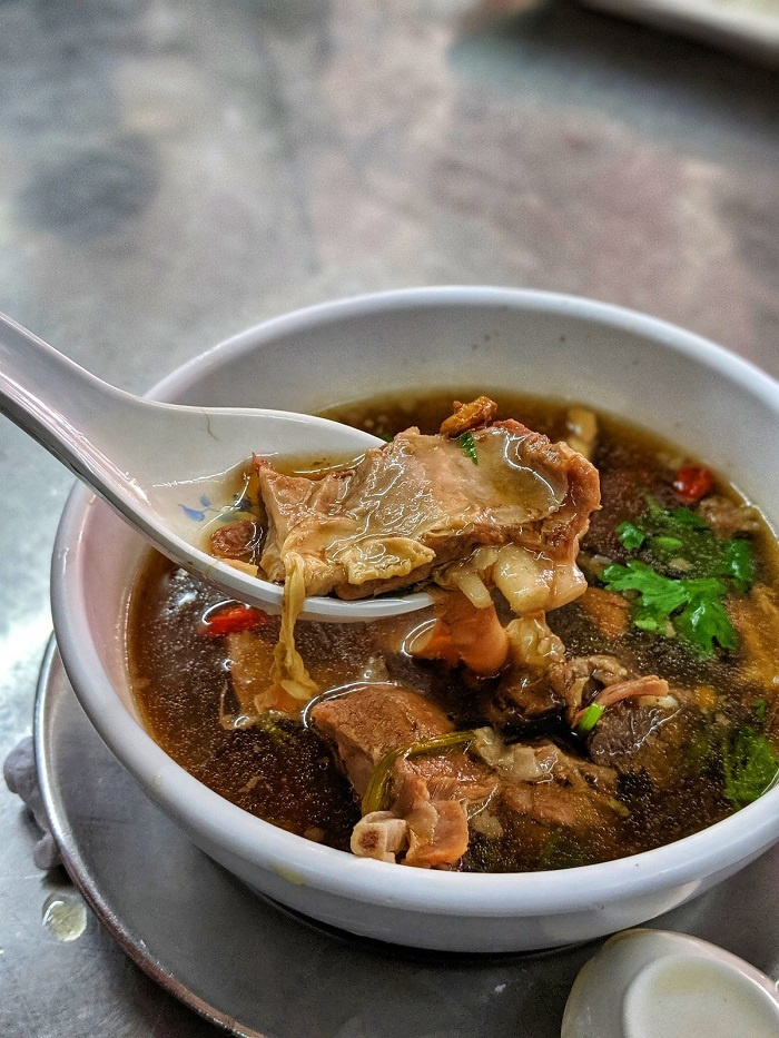 du lịch thái lan, ăn gì ở Thái Lan, du lịch Bangkok, ăn gì ở Bangkok, nhà hàng Thái Lan, nhà hàng Bangkok, món mì bò hơn 45 tuổi, ẩm thực Thái Lan, du lịch Thái Lan, nhà hàng Wattana Panich, mì bò Thái Lan
