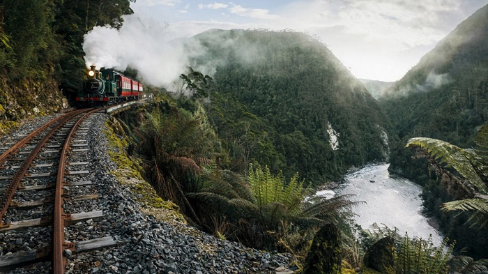 Những chuyến tàu hỏa khám phá trái tim nước Úc