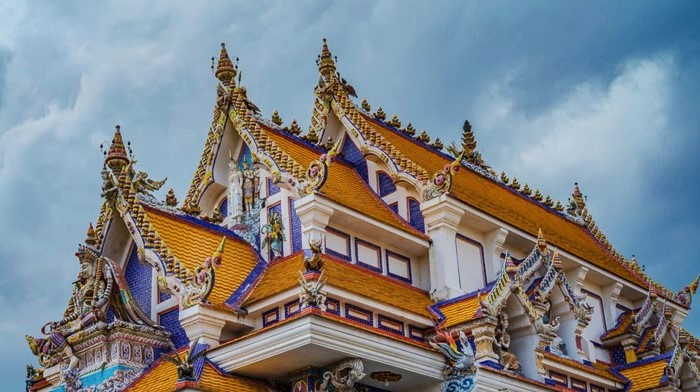 du lịch Bangkok, du lịch Thái Lan, Chuyện độc lạ, công trình kiến trúc độc đáo, Địa điểm du lịch Bangkok, Địa điểm du lịch Thái Lan, địa điểm du lịch độc đáo, Chùa David Beckham, chùa Wat Pariwat, du lịch Thái Lan