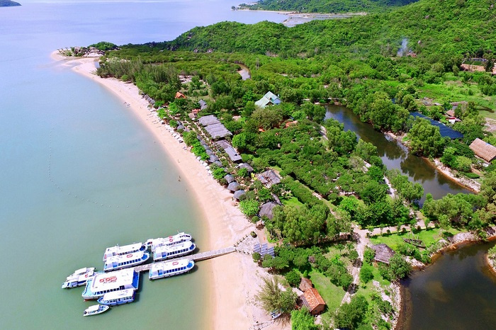 Vịnh Nha Phu Nha Trang - Thiên đường nghỉ dưỡng 'trốn nóng' siêu sang chảnh