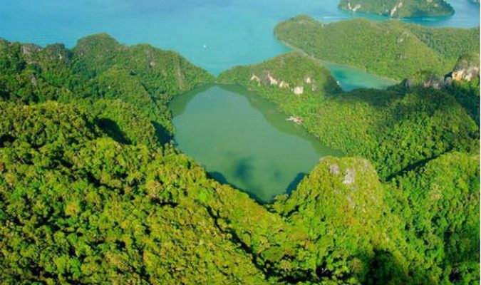 Khám phá những điều kì diệu của hồ nước ngọt Pregnant Maiden ở Malaysia