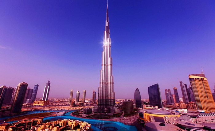 công viên Ferrari World, du lịch dubai, Dubai Gold Souk, khám phá dubai, Nhảy dù trên đảo Palm Jumeirah, sa mạc Safari, Selfie trước Burj Al Arab, Ski dubai, Dubai