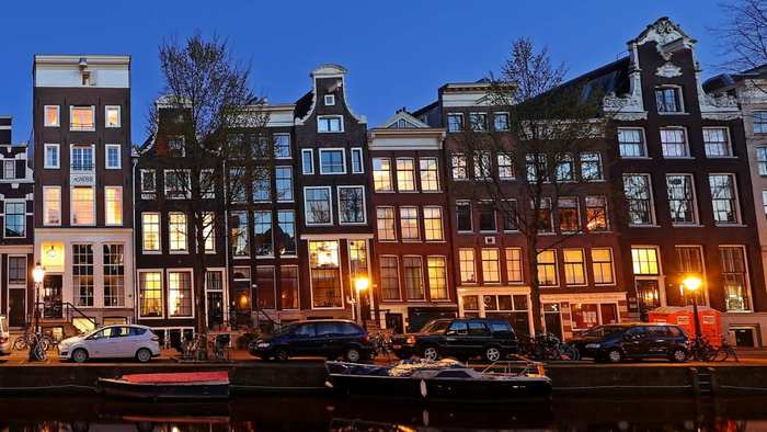 Giải mã bí ẩn du lịch Hà Lan: Điều gì ẩn sau những khung cửa không bao giờ khép rèm