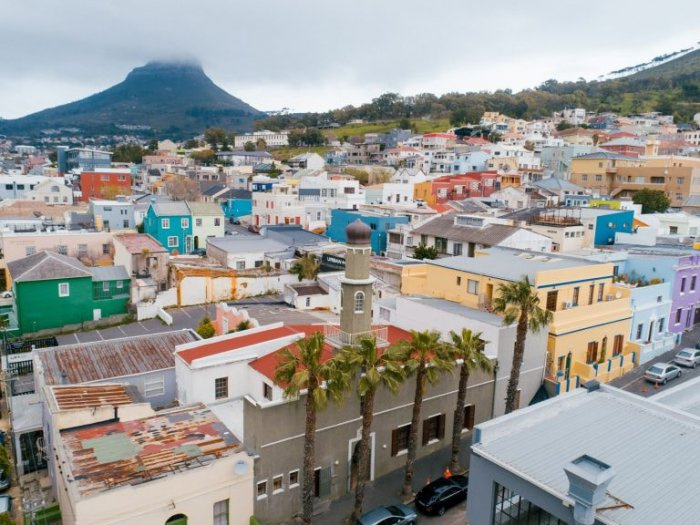 Có một thị trấn rực rỡ sắc màu như cổ tích ở Nam Phi mang tên Bo Kaap