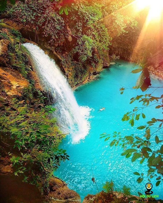 Tận hưởng vẻ đẹp tựa tiên cảnh của thác Kawasan Philippines