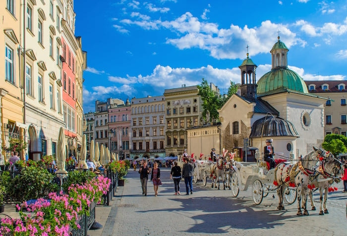 Du ngoạn 8 thành phố cổ kính để một lần đắm chìm trong vẻ đẹp bình yên của Ba Lan