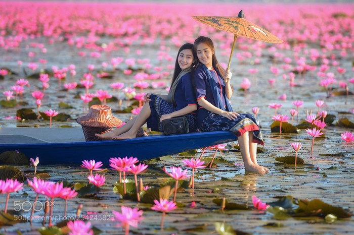 du lịch thái lan, Địa điểm du lịch Thái Lan, hồ Sen Đỏ Thái Lan, Hồ Sen Đỏ Thái Lan, du lịch hồ Sen Đỏ Thái Lan, du lịch Thái Lan