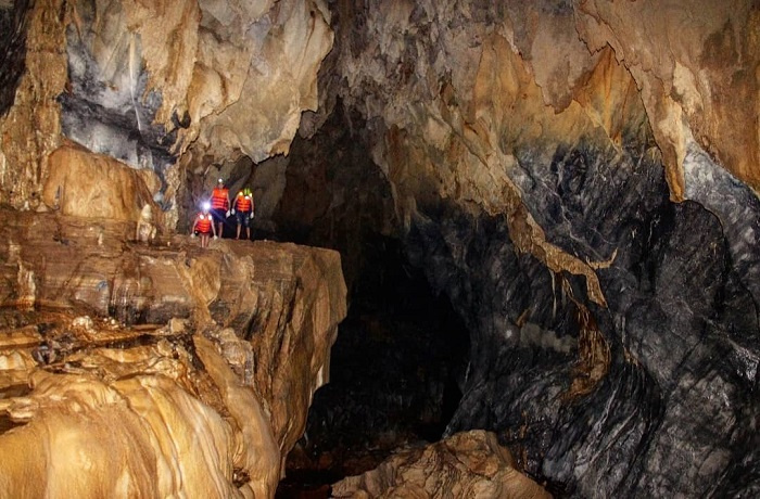 du lịch Quảng Bình, hang mục ròn quảng bình, hang động đẹp ở Quảng Bình, hang mục ròn, hang Rục Mòn Quảng Bình, Hang Rục Mòn, hệ thống hang Rục Mòn, hang động mục ròn, 