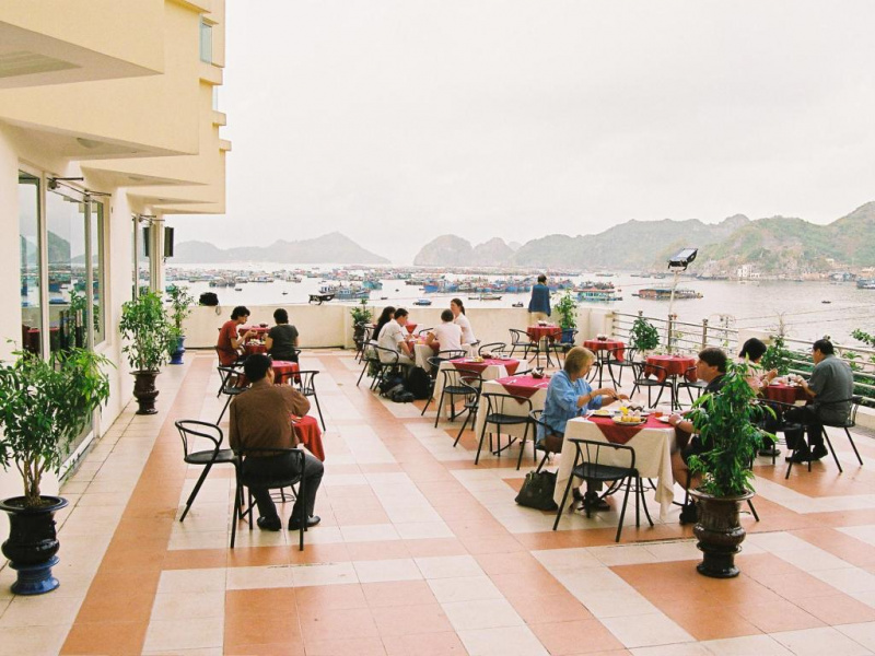 Top 30 khách sạn Cát Bà giá rẻ đẹp view biển ở trung tâm từ 2-3-4 sao