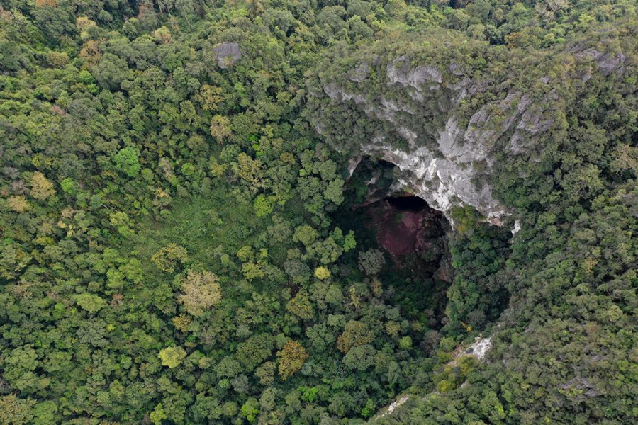 Kong Collapse - Hố sụt ’quái vật’ trong lòng hang động Quảng Bình