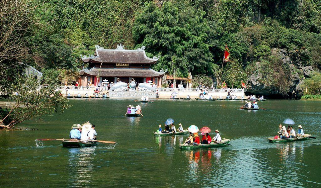                       Bỏ túi kinh nghiệm hành hương chùa Hương, Hà Nội                  