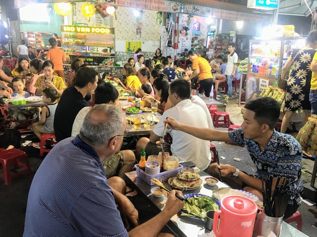Du lịch Quy Nhơn, món ngon Bình Định, Phố ẩm thực