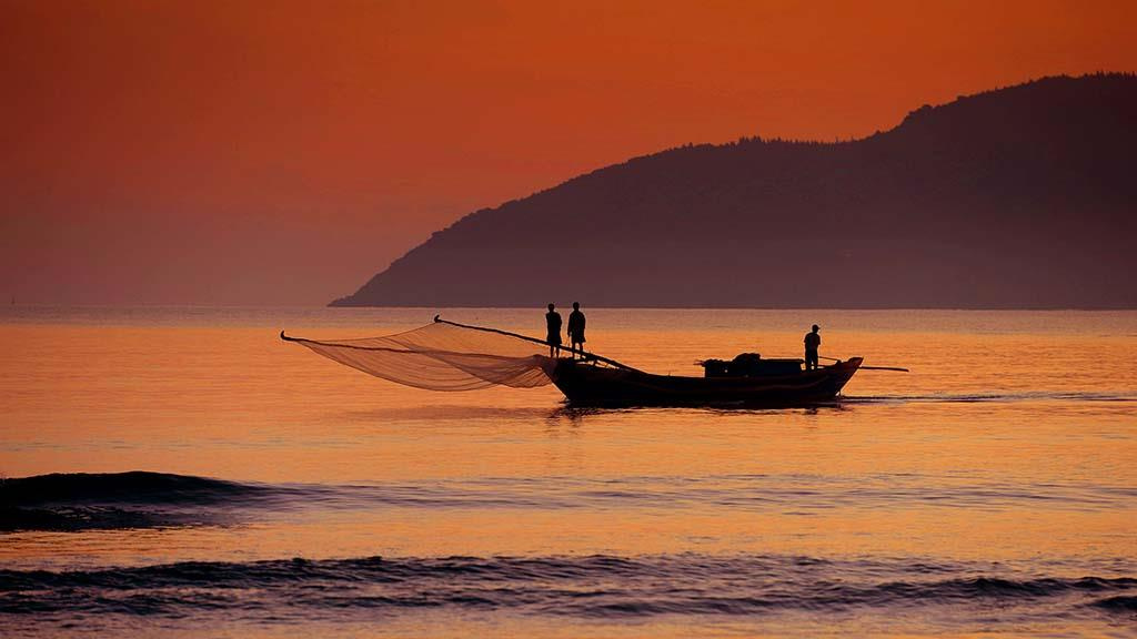 Top 6 trải nghiệm du lịch tốt nhất ở vịnh Lăng Cô Huế