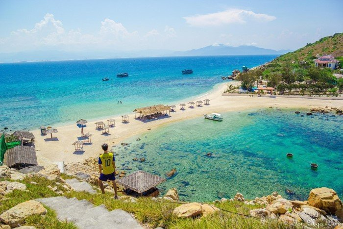 Những con đường giữa biển đẹp mê hồn ở Việt Nam mà bạn chưa biết tới