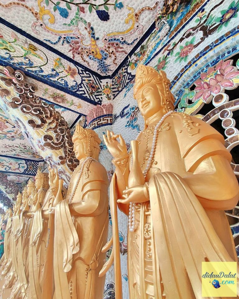  Chùa Ve Chai Đà Lạt | Ngôi chùa linh thiêng được làm từ mảnh sành