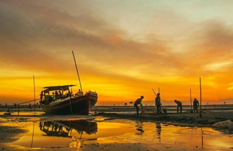  Phượt biển gần Hà Nội | TOP 5 bãi biển siêu hấp dẫn cho mùa hè 2020