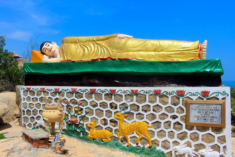  Chùa Cổ Thạch | Vẻ đẹp say lòng của ngôi chùa linh thiêng ở Phan Thiết