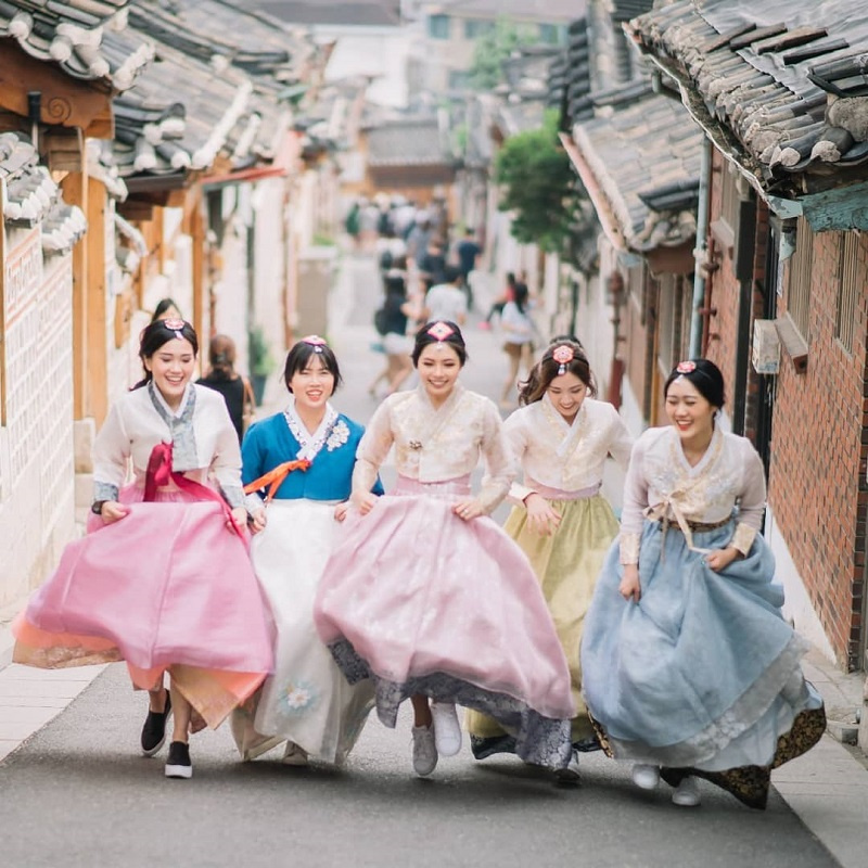 17+ gợi ý nên mặc gì khi đi du lịch Hàn Quốc đẹp theo từng mùa