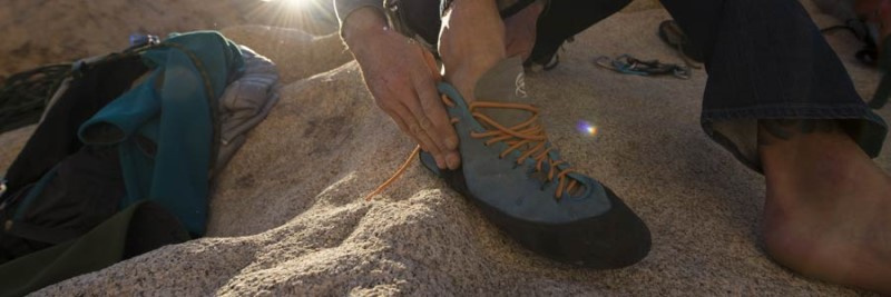 Cách bảo quản giày leo núi trong nhà