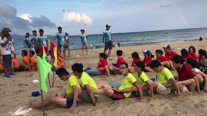 33 trò chơi Teambuilding bãi biển ĐỘC LẠ siêu vui nhộn