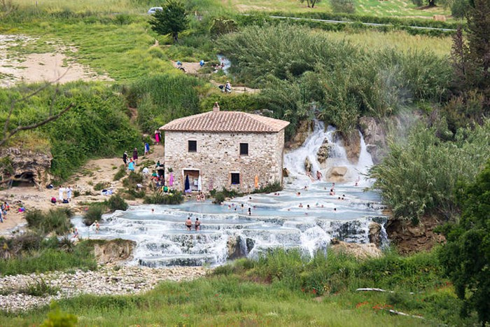 Cascate del Mulino - Hồ bơi đá vôi tuyệt đẹp của vùng Tuscany nước Ý