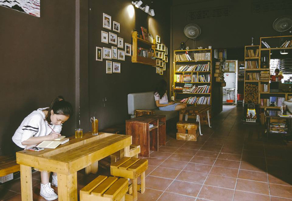 cà phê 79, Cộng coffee, Danang 1975, Du Lịch, Đà Nẵng, La Pensée Café & Librairie, morereviews, Tiệm nước bao cấp