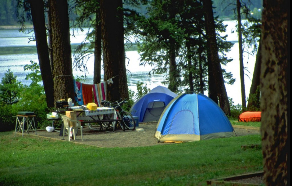 camping, camping gần hà nội, địa điểm camping gần hà nội, đồng mô, hồ đại lải, hồ hàm lợn, hồ quan sơn, khu du lịch sinh thái bản rõm, núi trầm, vườn quốc gia ba vì