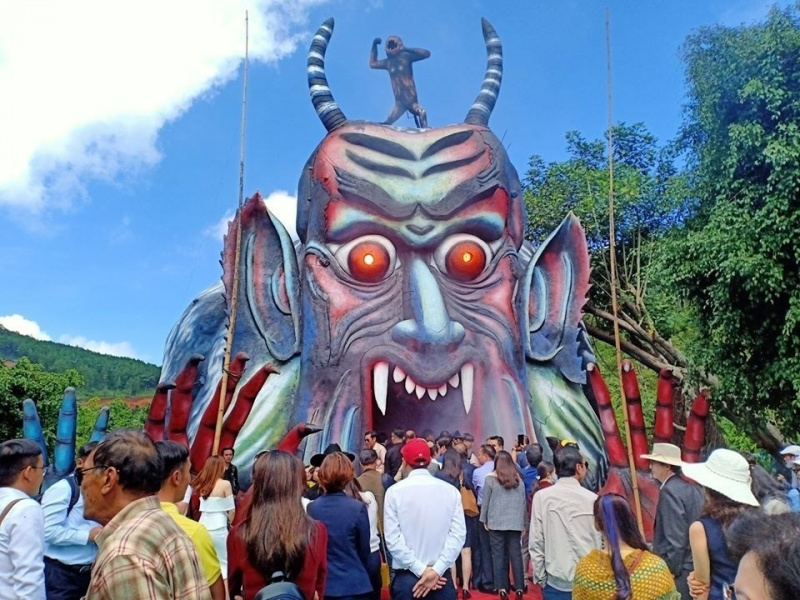 Sẽ tạm dừng hoạt động Khu du lịch Quỷ Núi để làm rõ việc xây dựng các tượng quỷ “quái dị”